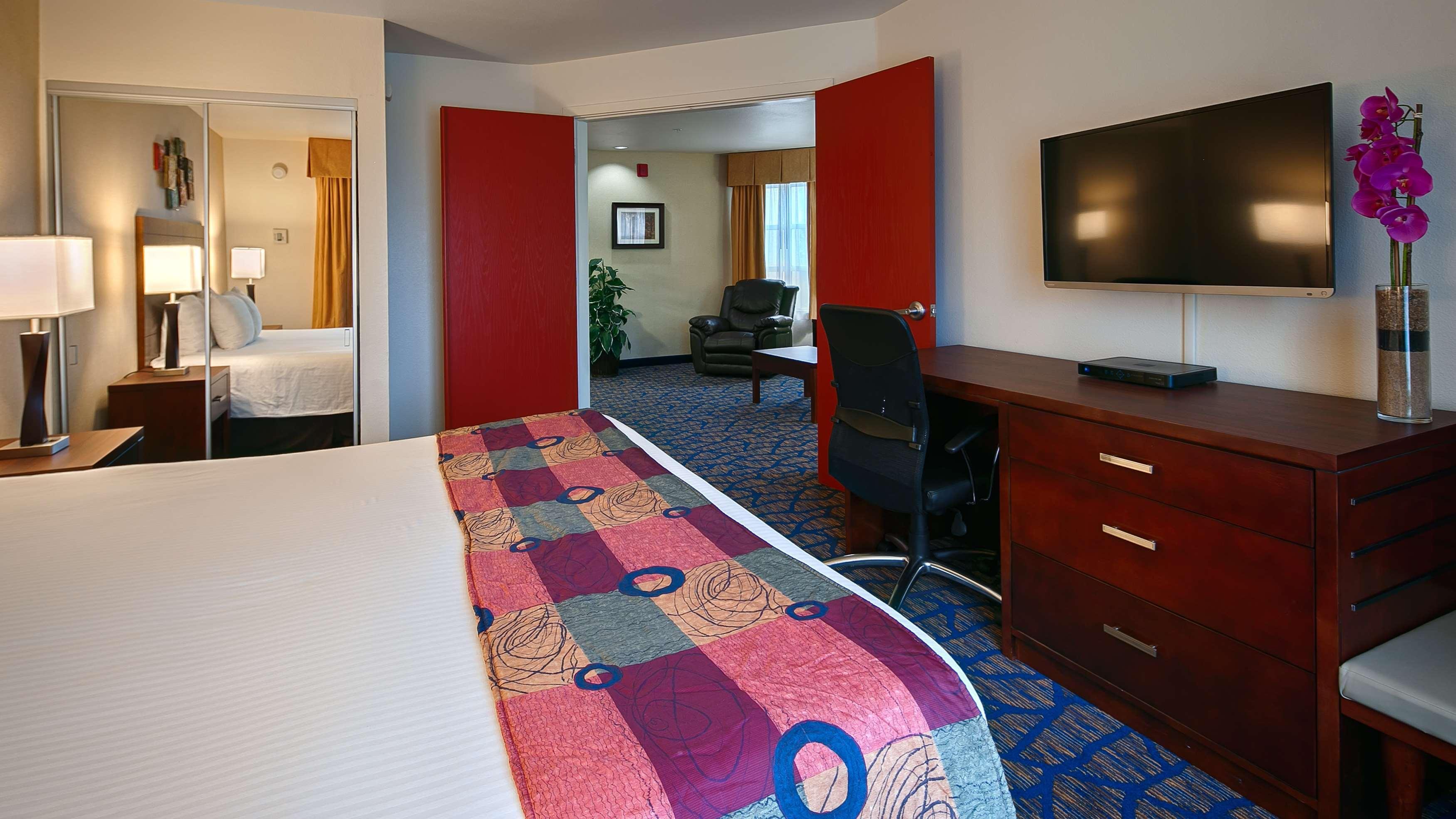Best Western Plus Villa Del Lago Inn Patterson Esterno foto