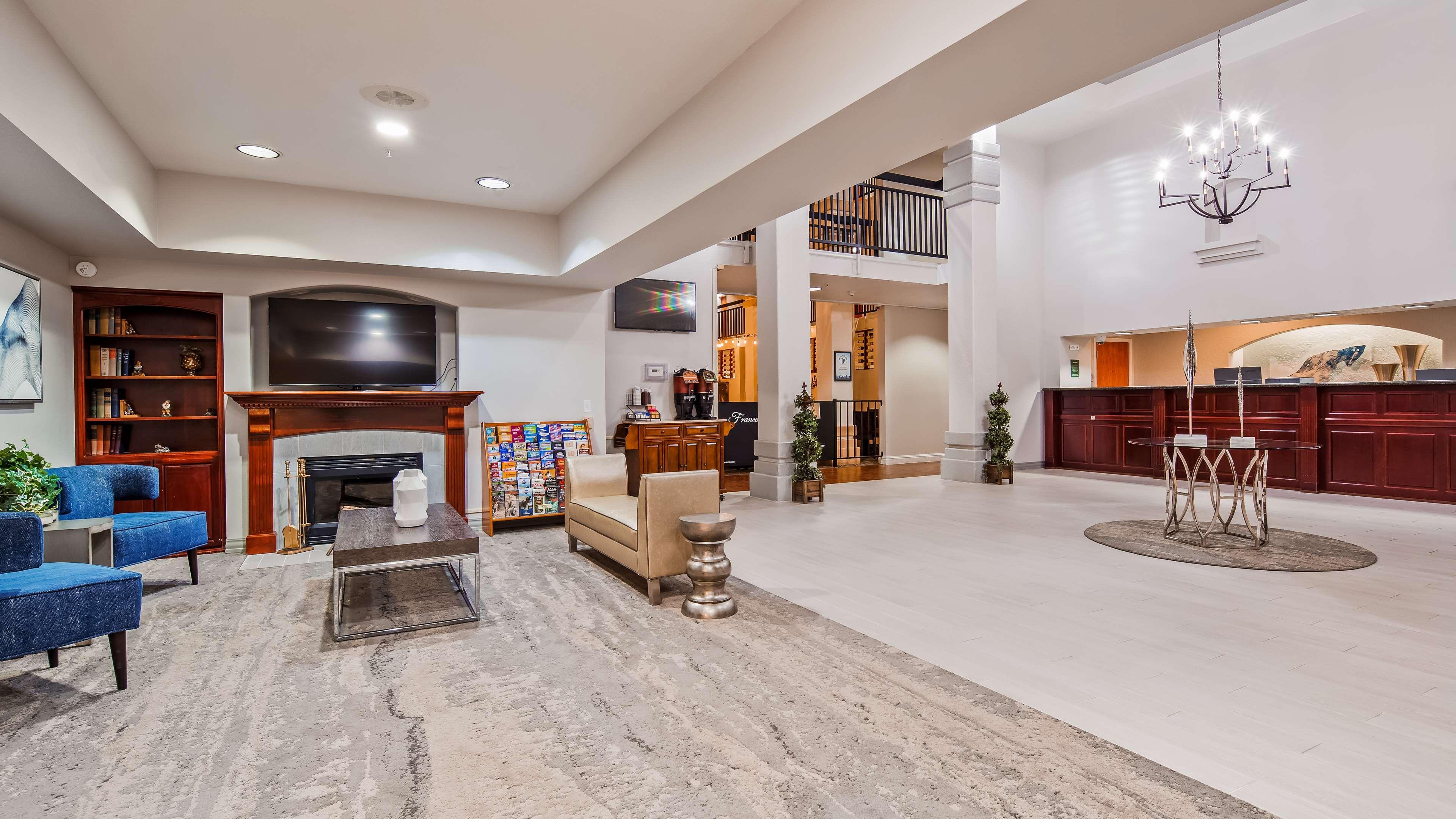 Best Western Plus Villa Del Lago Inn Patterson Esterno foto