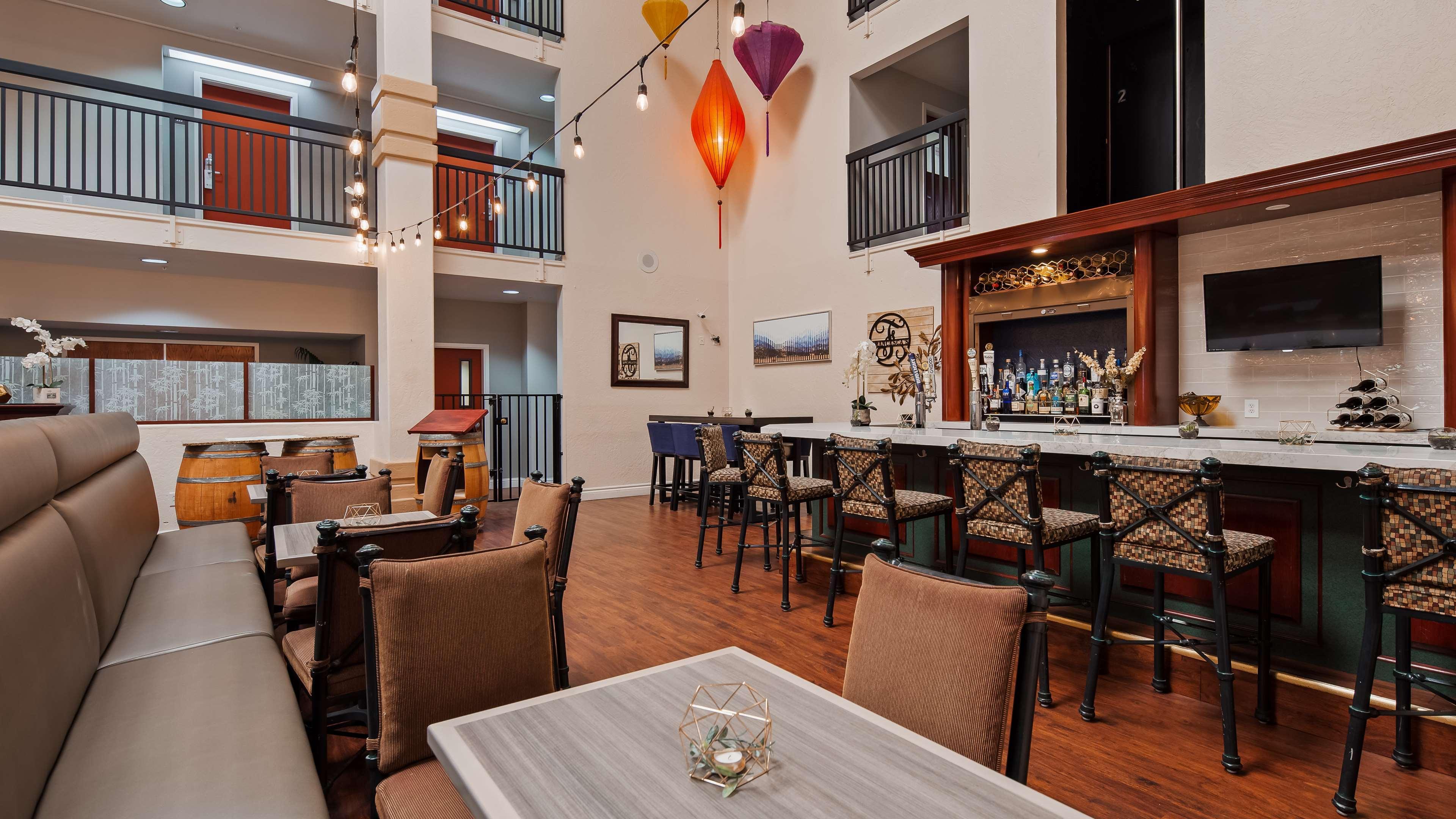 Best Western Plus Villa Del Lago Inn Patterson Esterno foto