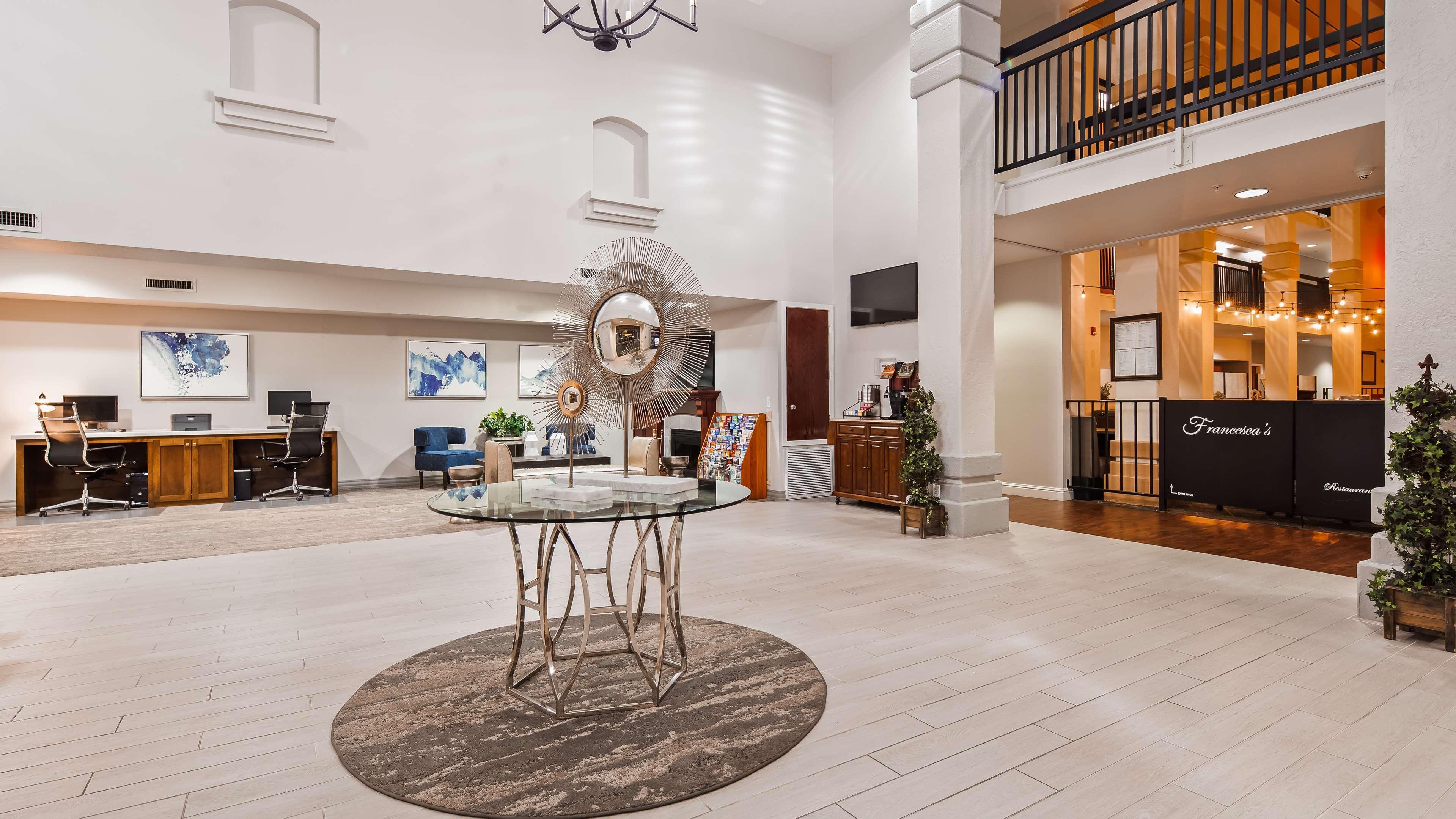 Best Western Plus Villa Del Lago Inn Patterson Esterno foto