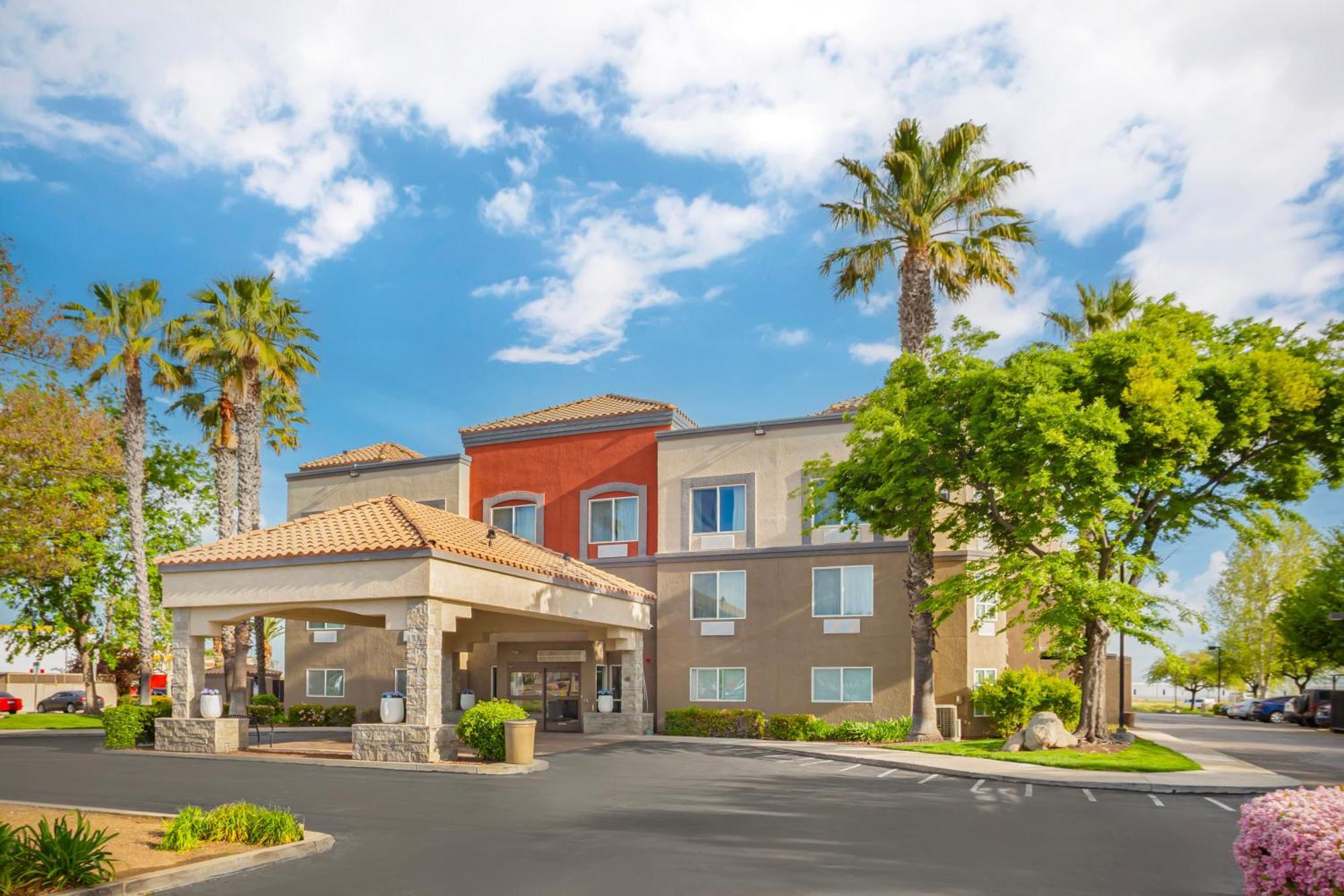Best Western Plus Villa Del Lago Inn Patterson Esterno foto
