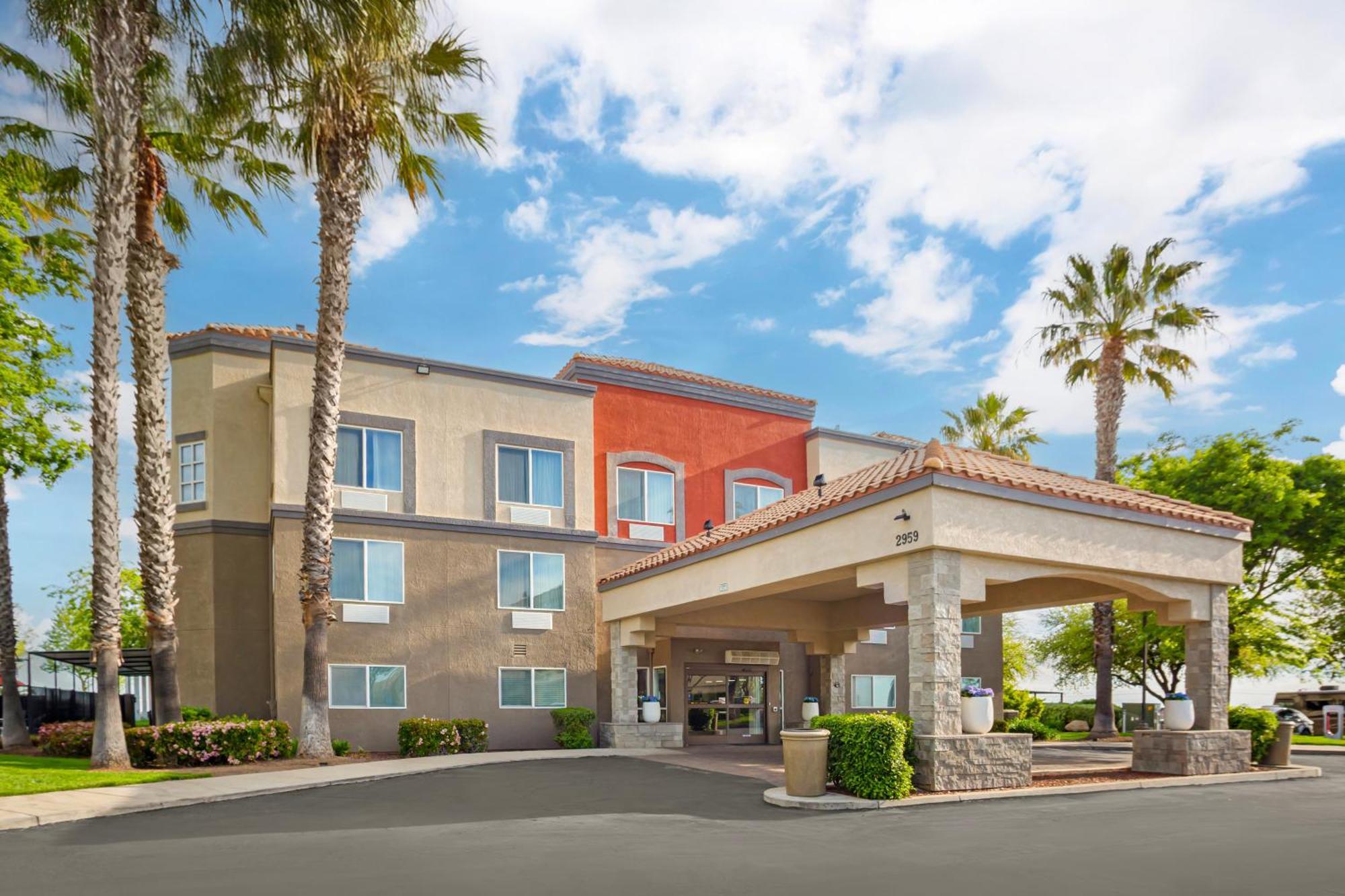 Best Western Plus Villa Del Lago Inn Patterson Esterno foto
