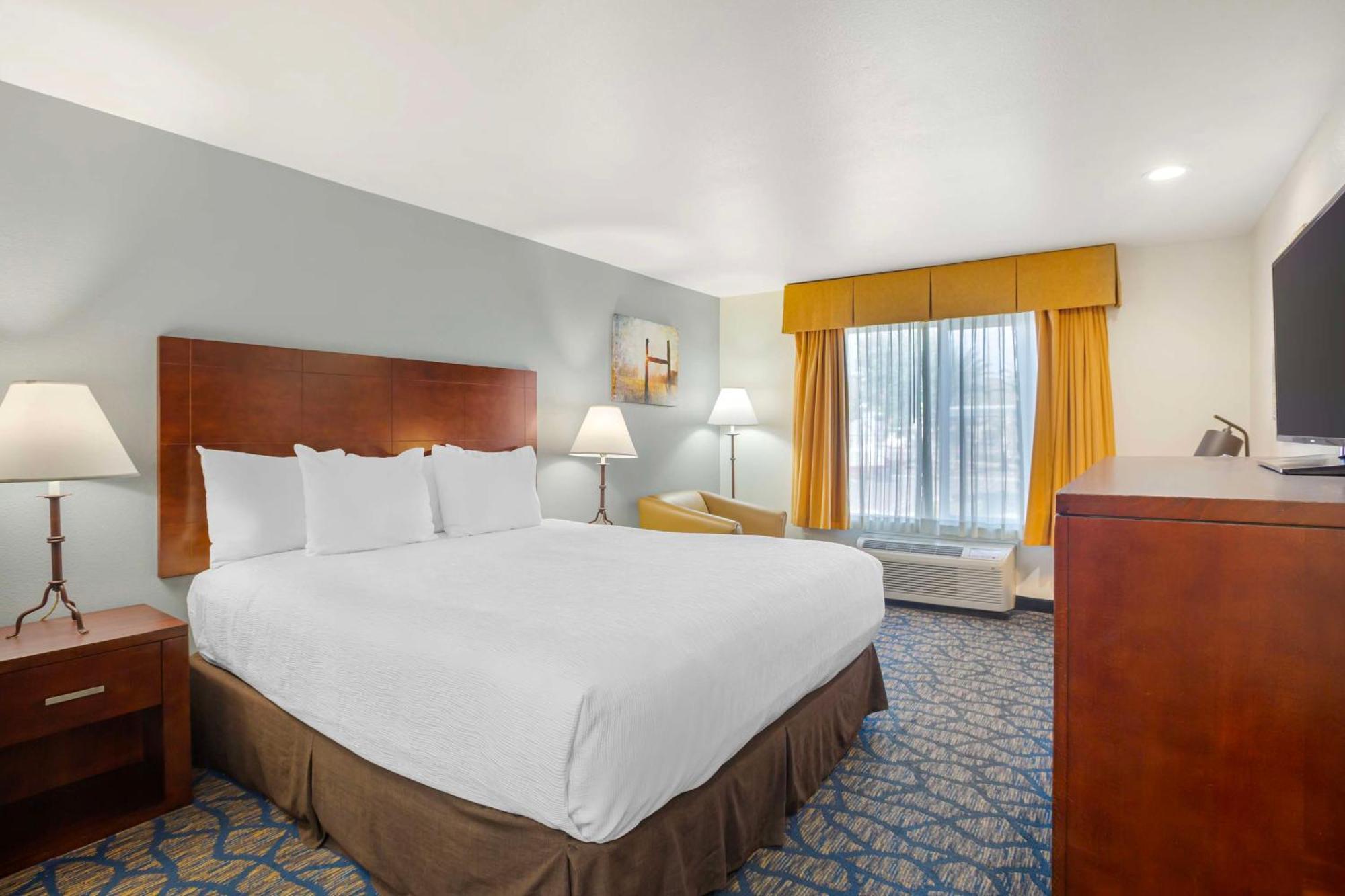 Best Western Plus Villa Del Lago Inn Patterson Esterno foto