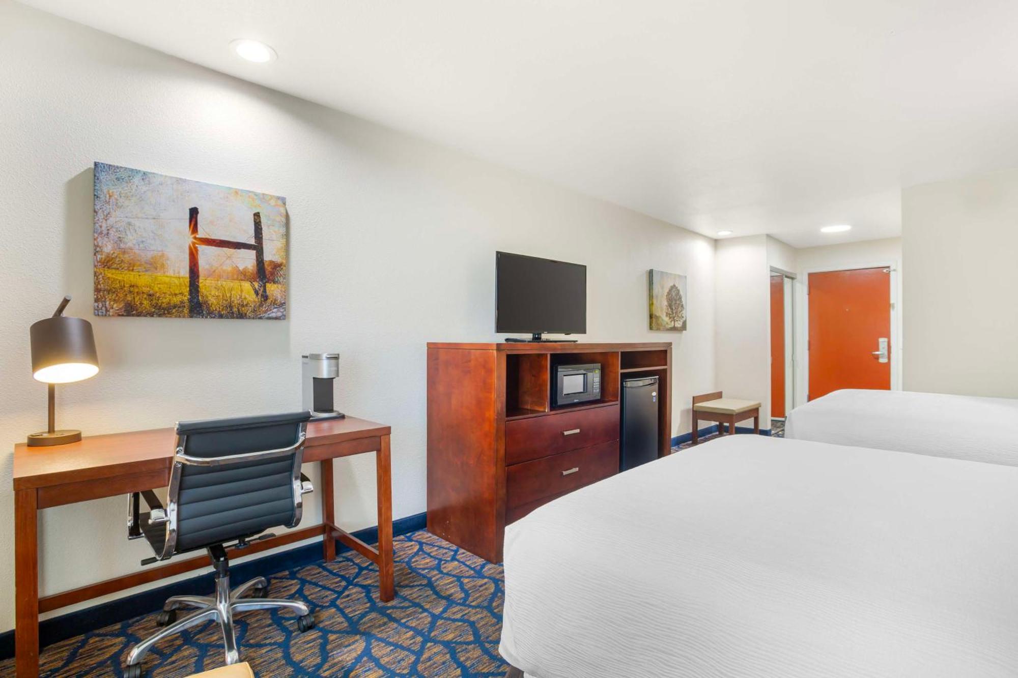 Best Western Plus Villa Del Lago Inn Patterson Esterno foto