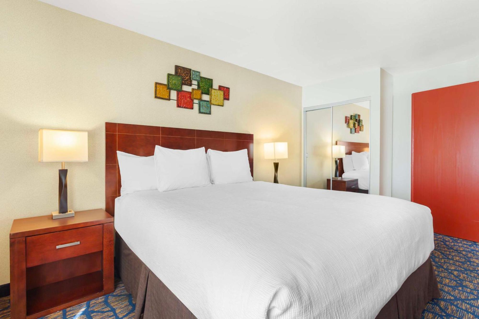 Best Western Plus Villa Del Lago Inn Patterson Esterno foto