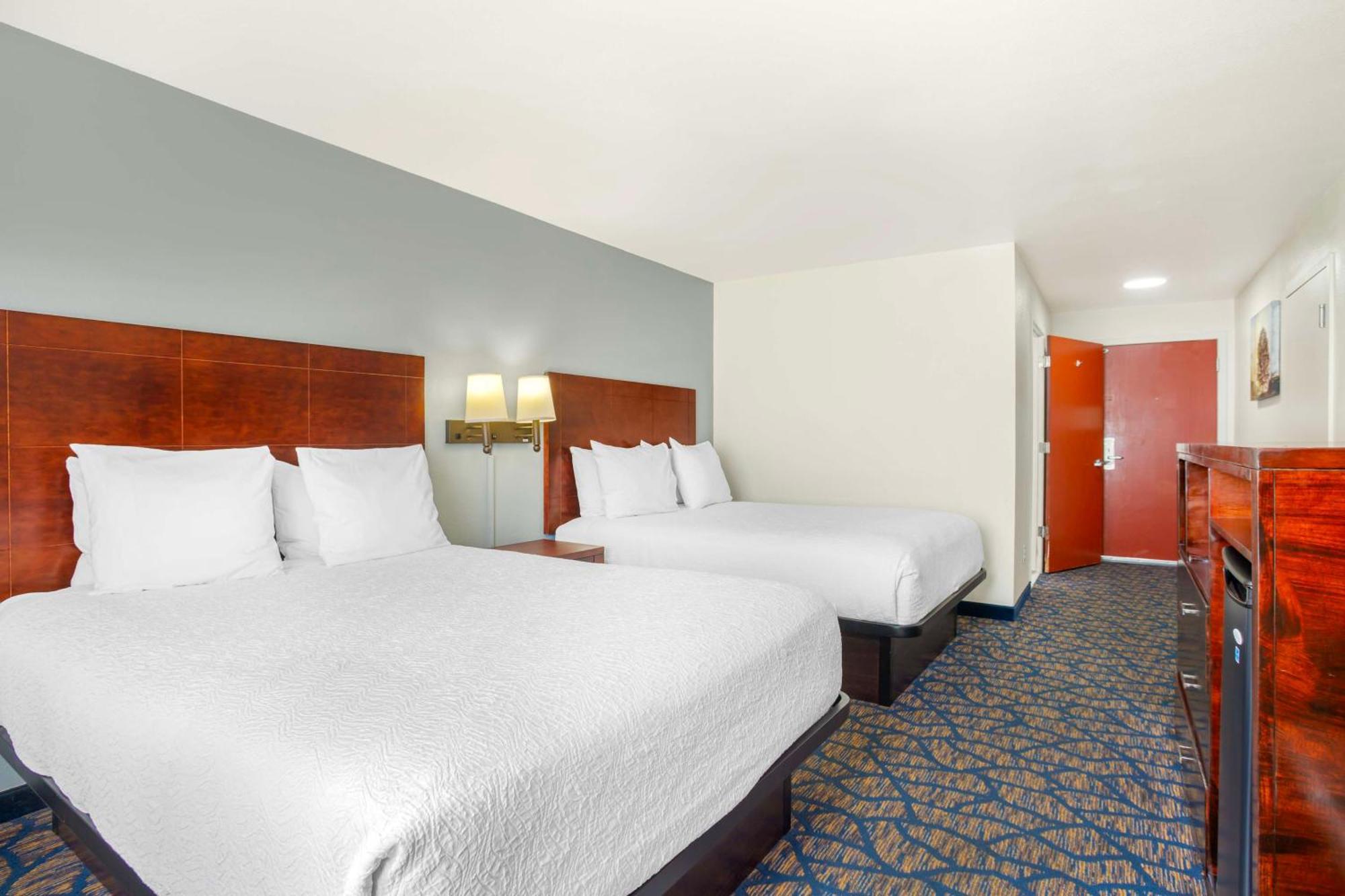 Best Western Plus Villa Del Lago Inn Patterson Esterno foto